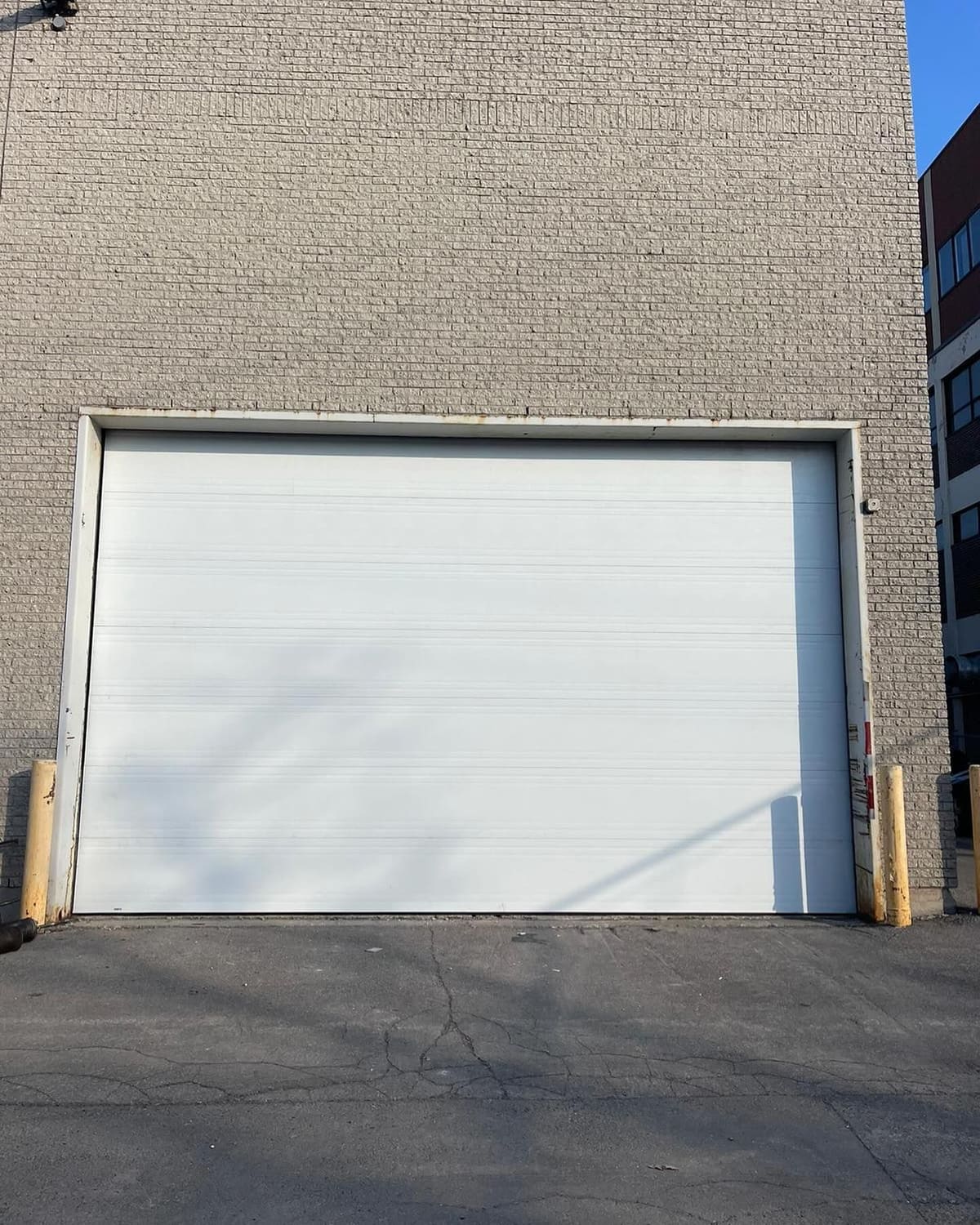 Porte de garage installée par MIR Portes de Garage, projet 8